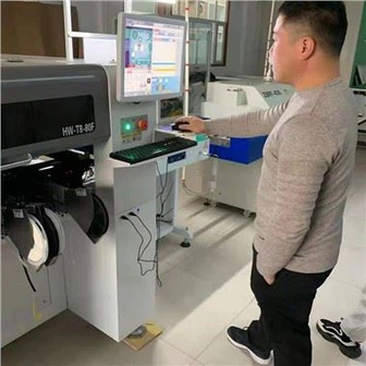 التحكم العددي يلتقط ويضع الإلكترونيات